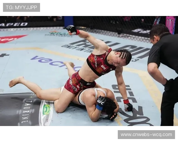 张伟丽餐厅友好招呼对手苏亚雷斯 台上台下展现体育精神