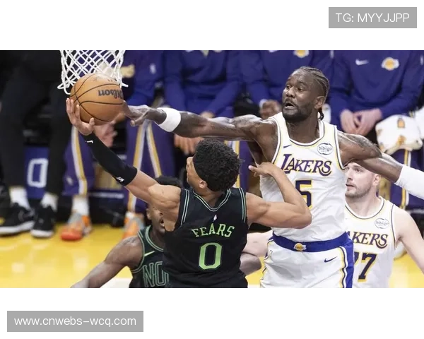 湖人三连胜靠中场调整,无球跑动破解鹈鹕防守布阵 湖人三连胜靠中场调整,无球跑动破解鹈鹕防守布阵